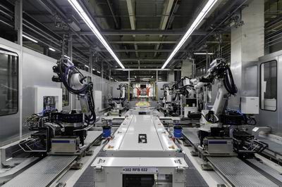 杜尔喷涂技术助力北京奔驰新工厂，引领汽车涂装新纪元